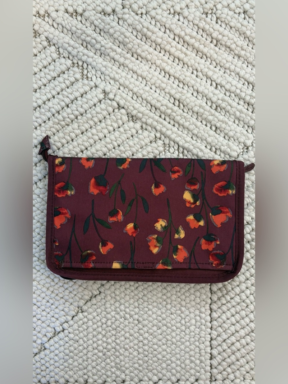 Thirty-One Gifts Get Creative Zipper Pouch in Delicate Floral - Burgundy